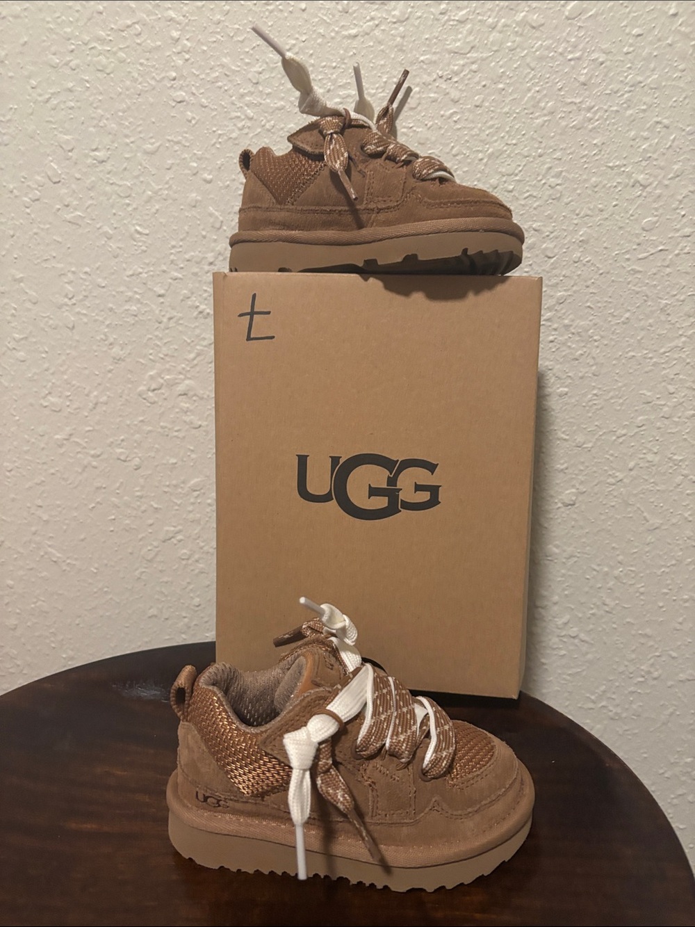 UGG Kids Chestnut Suede Lace-Up Boots